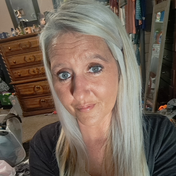 Meet your Posher, Amberly - Picture 1 of 5